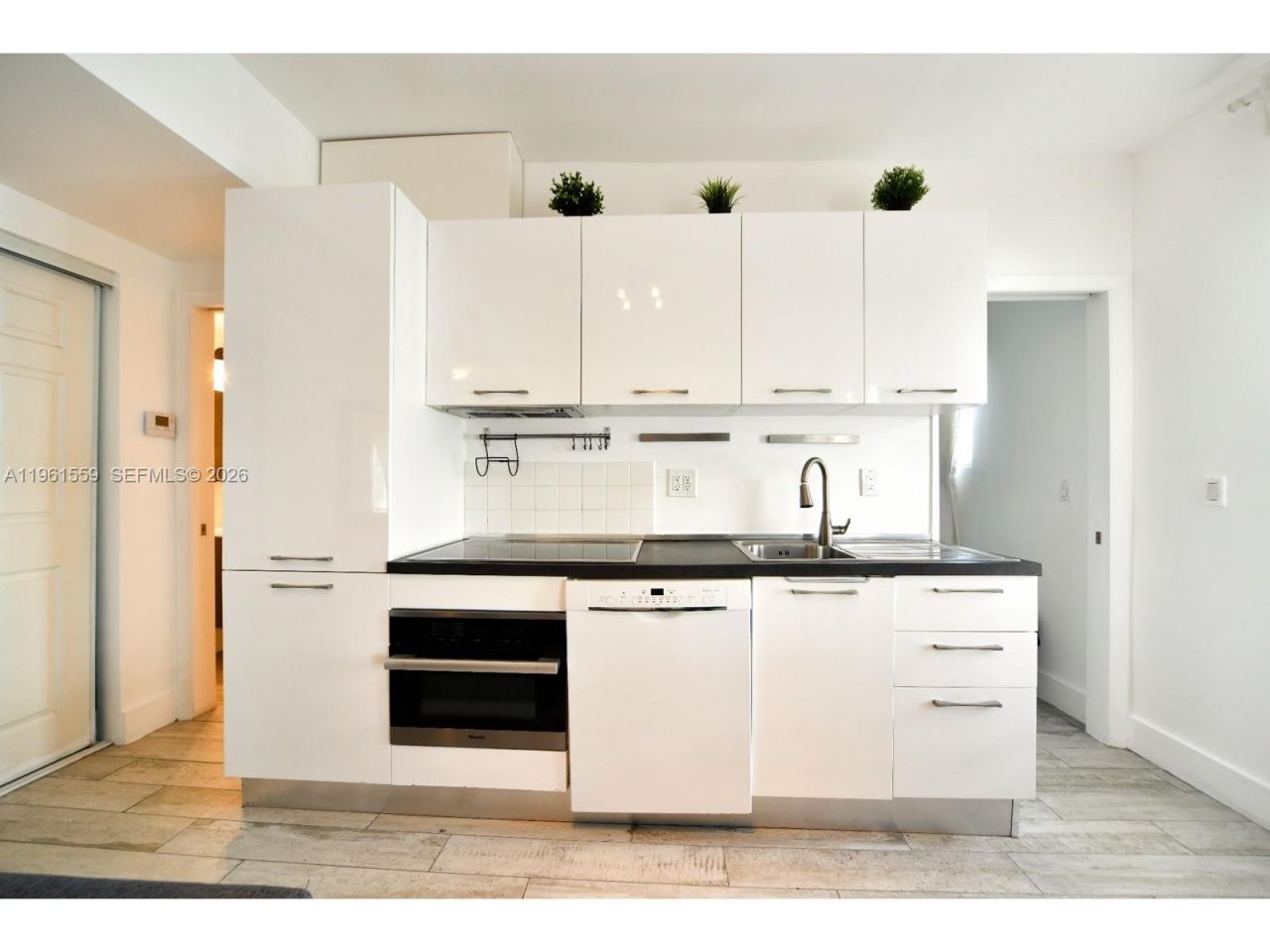 811 Jefferson Ave , Unit 204, Miami Beach, FL 33139 Photo