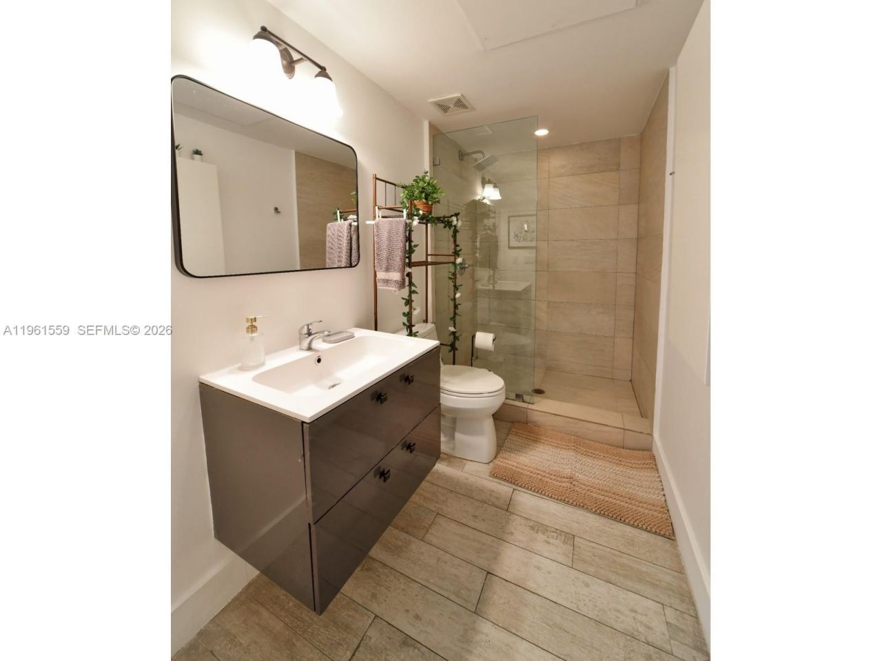 811 Jefferson Ave , Unit 204, Miami Beach, FL 33139 Photo