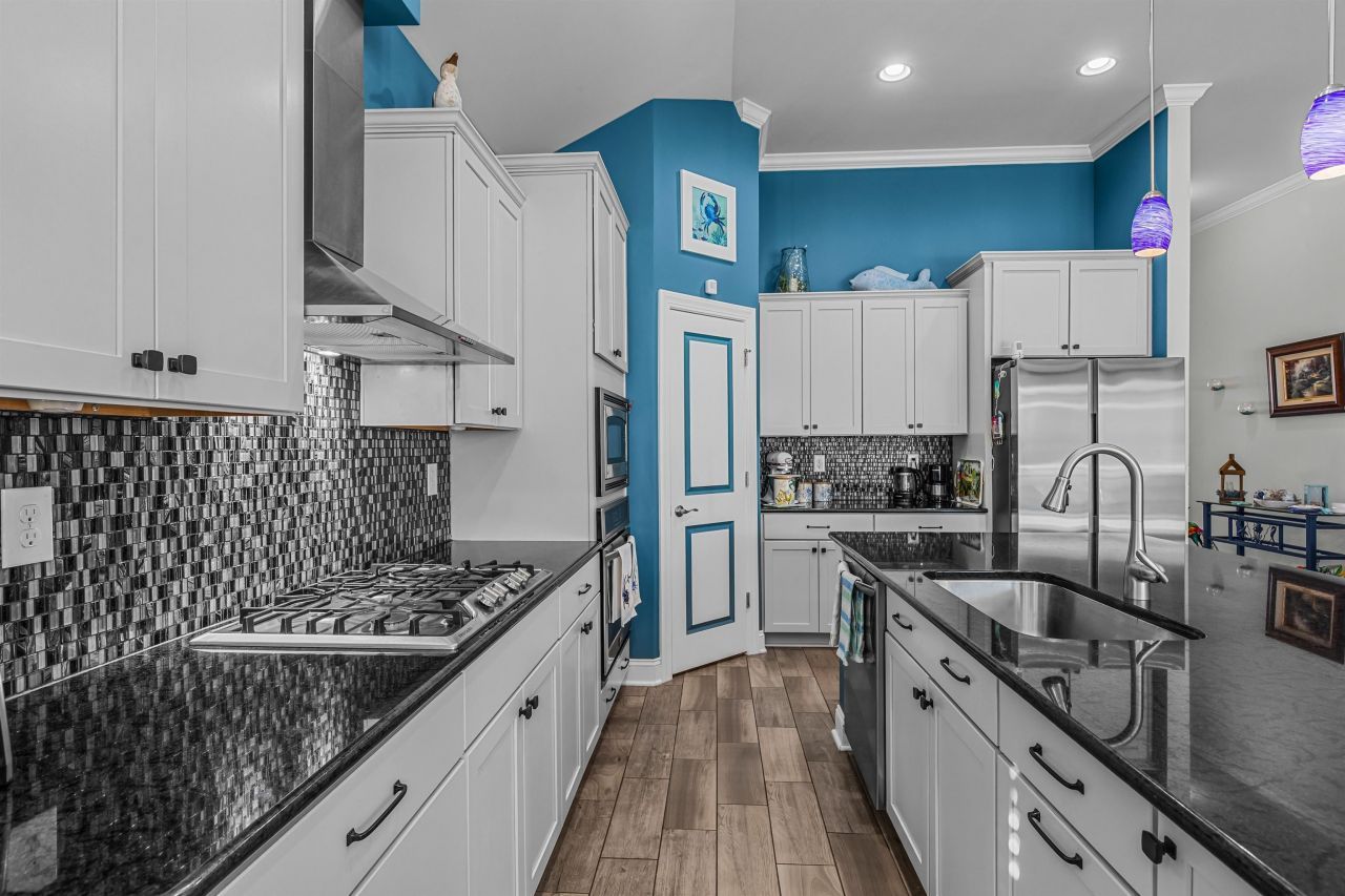 1591 Parish Way Photo 24