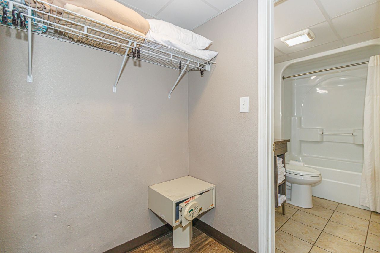 6900 N Ocean Blvd. Photo 25