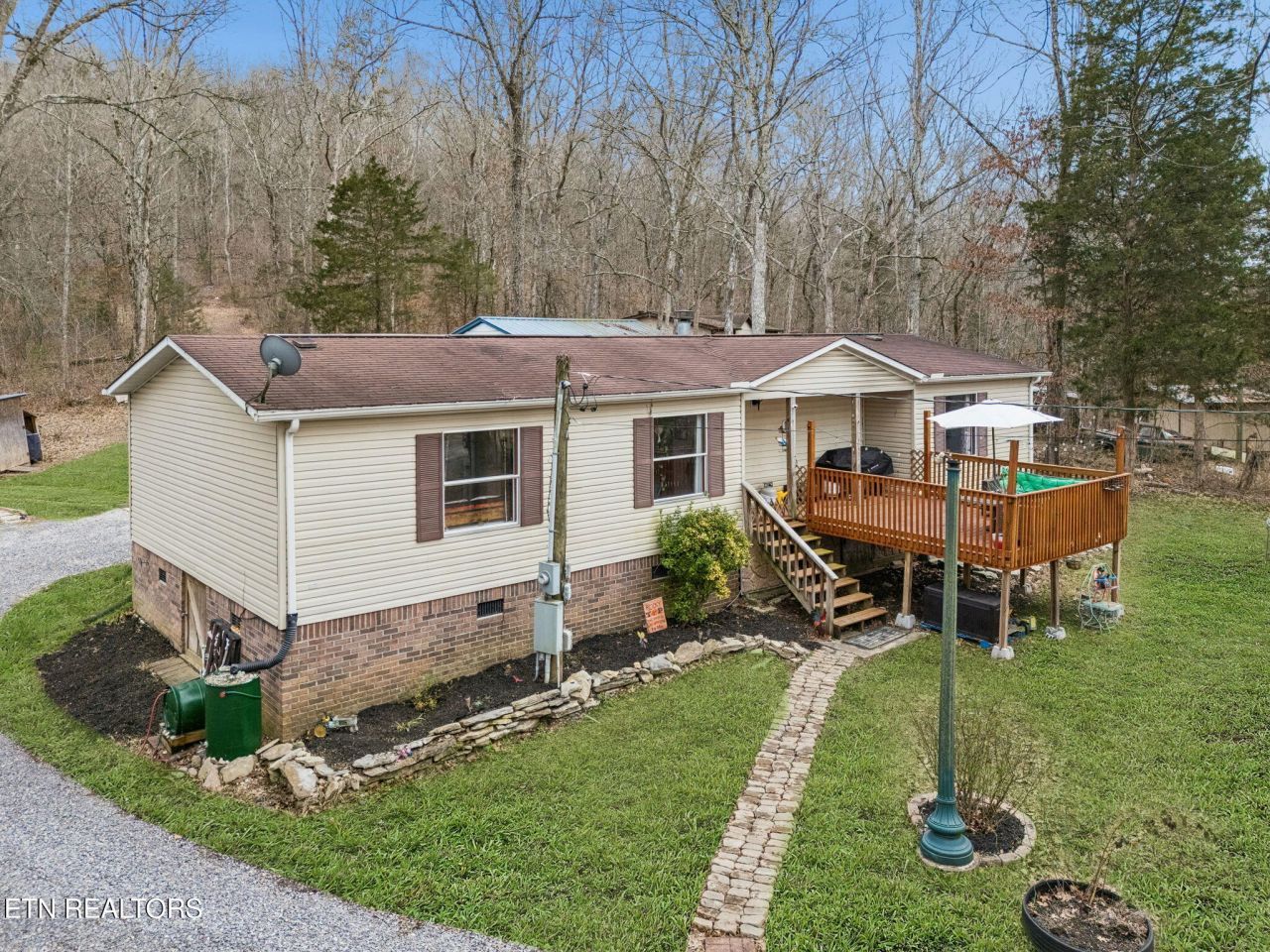 9401 Susanne Ellen Way Heiskell, TN 37754