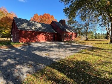 930 West Bloomfield Road , Honeoye Falls, NY 14472