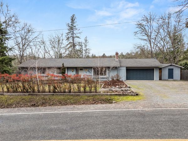 262 Lathrop Lane, Grants Pass, OR 97526