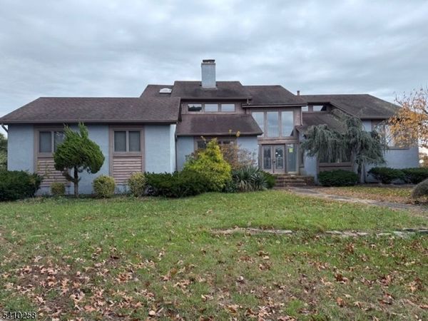 14 Seagarden Dr, Linwood, NJ 08221