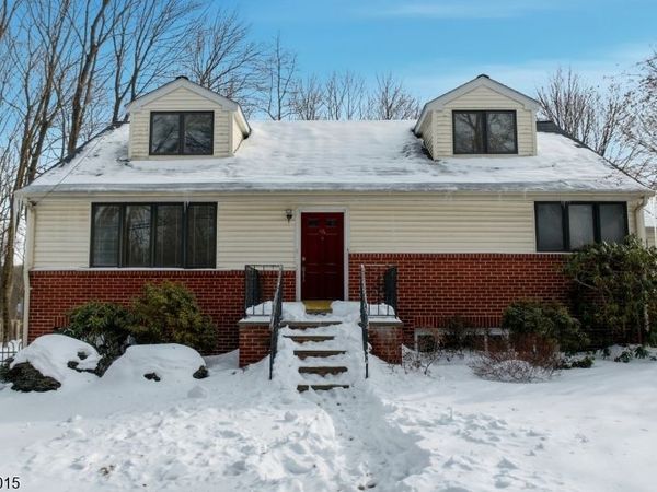 46 W Hanover Ave, Randolph, NJ 07869