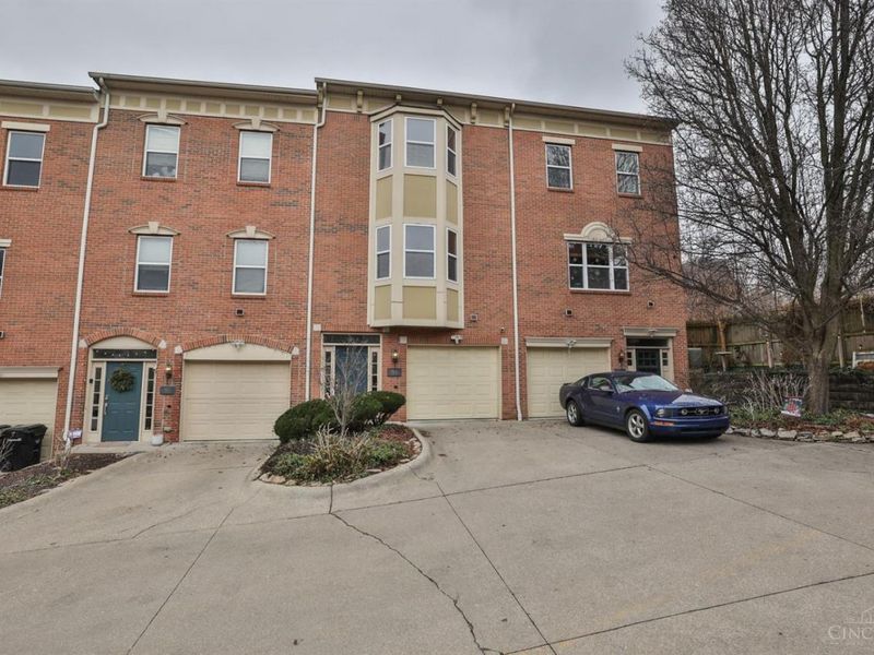 915 Sharkey Lane, Cincinnati, OH 45206 Photo 1