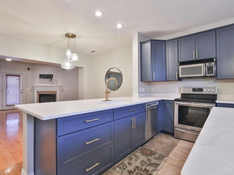 915 Sharkey Lane, Cincinnati, OH 45206 Photo 12