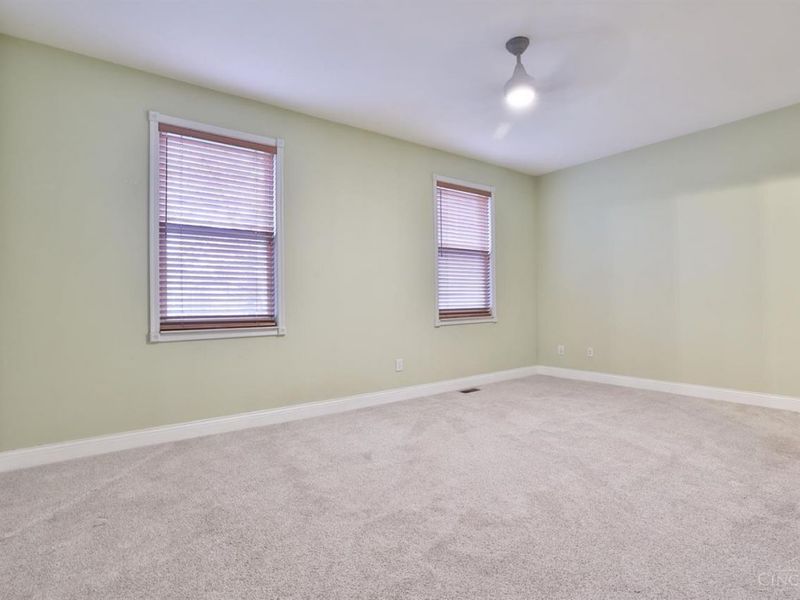 915 Sharkey Lane, Cincinnati, OH 45206 Photo 16