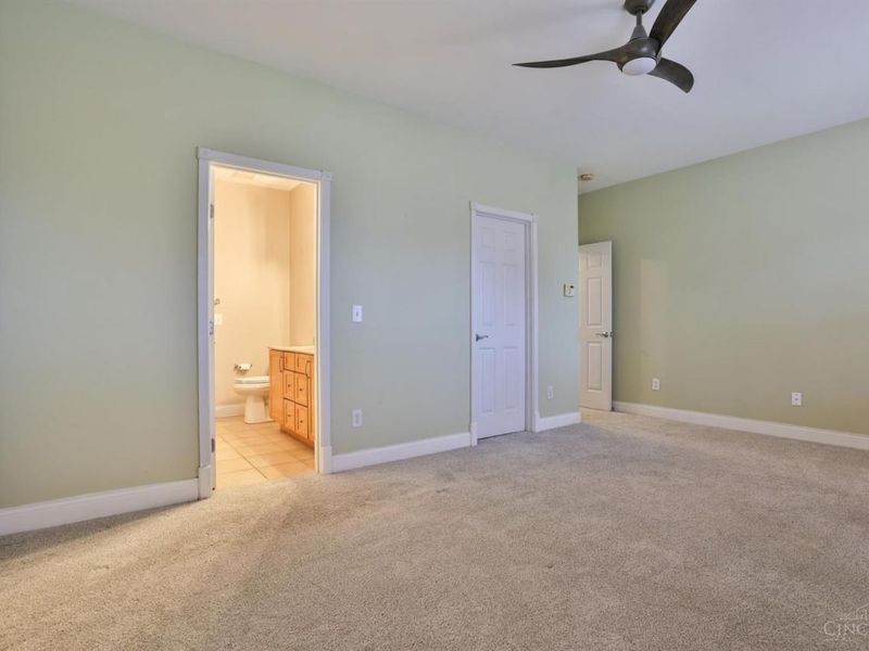 915 Sharkey Lane, Cincinnati, OH 45206 Photo 18