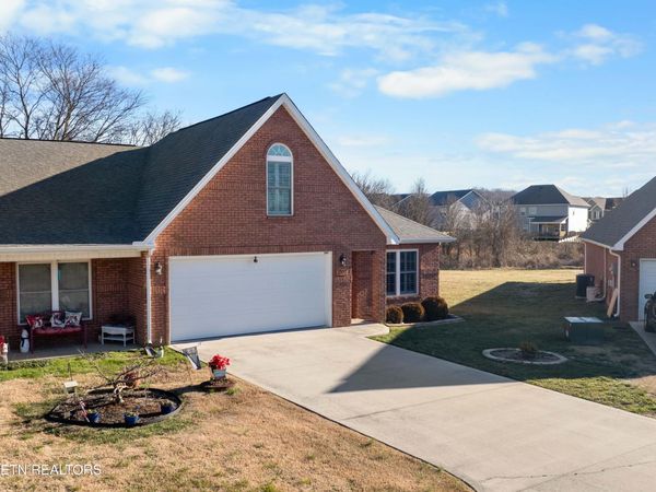 2562 Keeneland Drive, Maryville, TN 37803