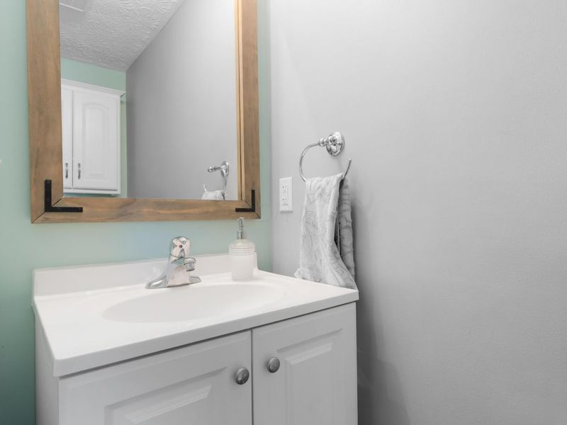 3120 Capstone Way, Columbus, OH 43221 Photo 13