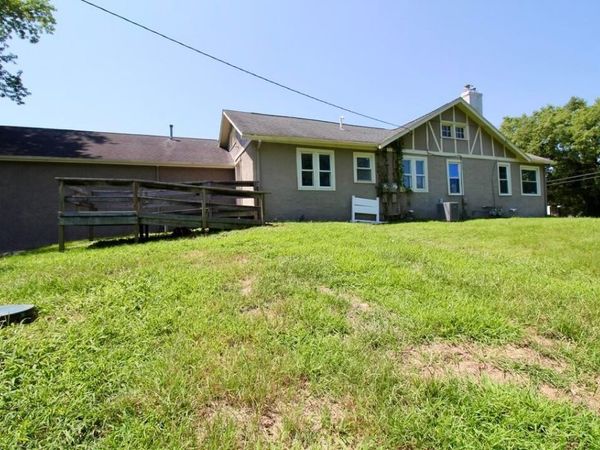 1805 Columbus Road, Granville, OH 43023