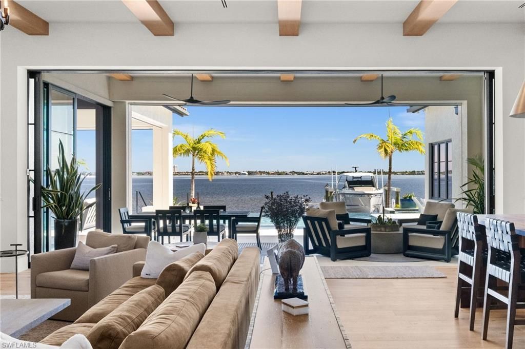 5661 Riverside Dr, Cape Coral, FL 33904 Photo