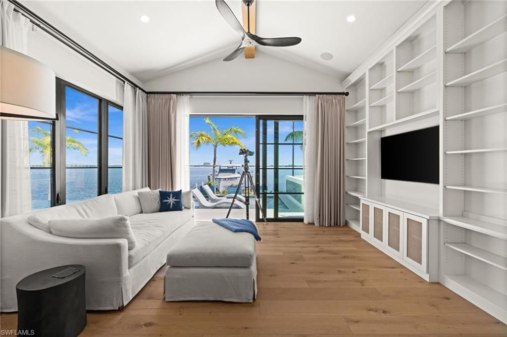 5661 Riverside Dr, Cape Coral, FL 33904 Photo