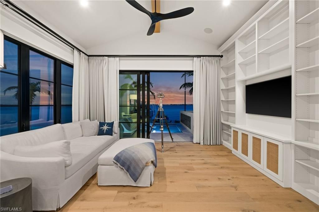 5661 Riverside Dr, Cape Coral, FL 33904 Photo