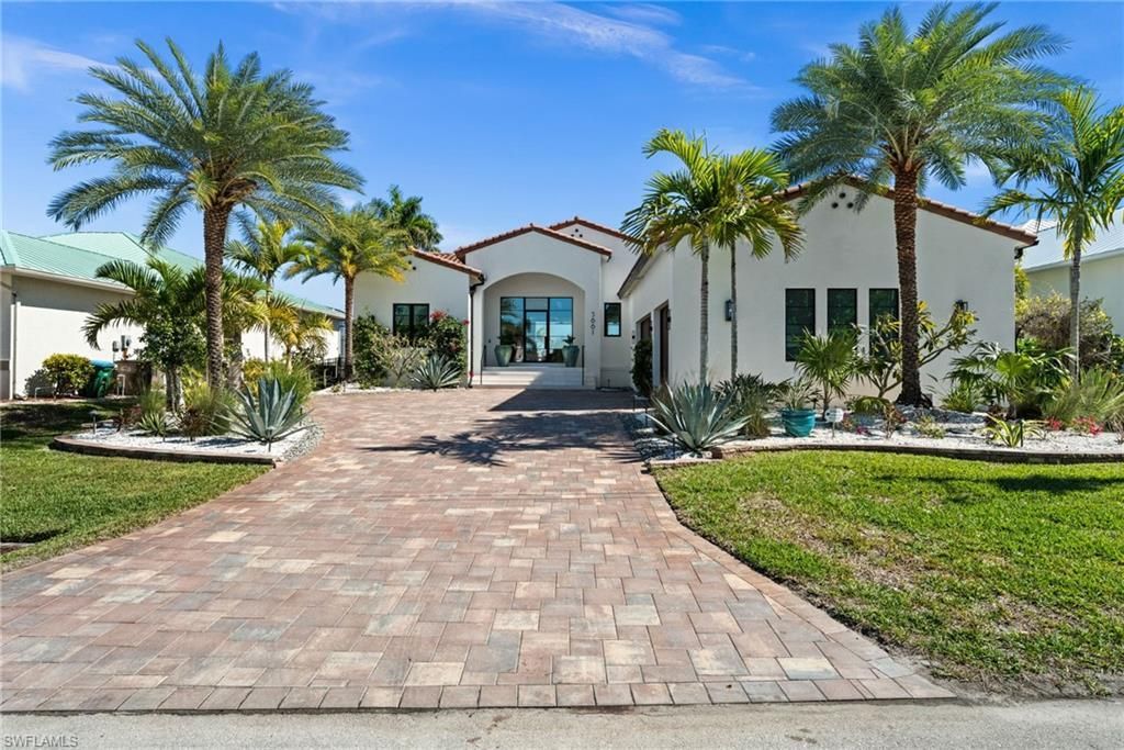5661 Riverside Dr, Cape Coral, FL 33904 Photo