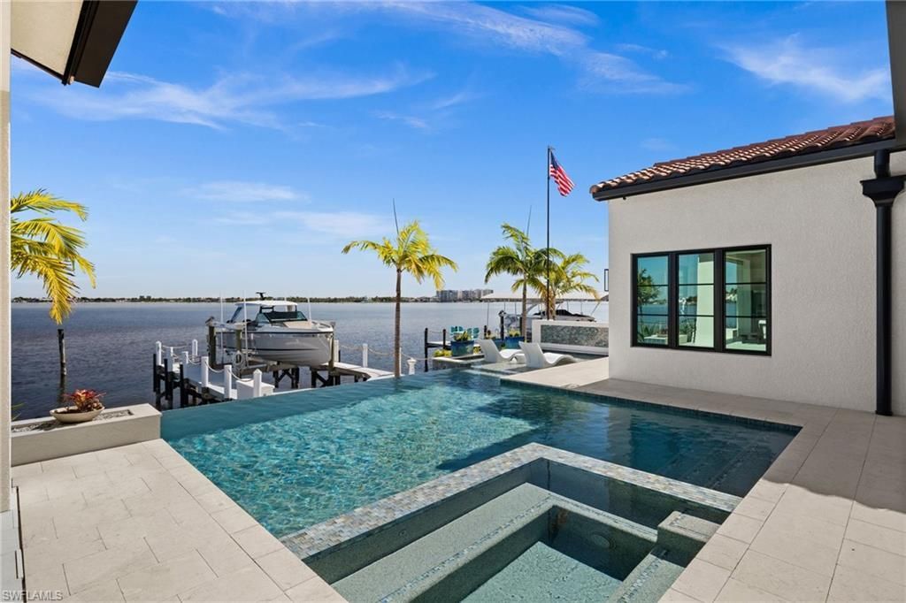 5661 Riverside Dr, Cape Coral, FL 33904 Photo