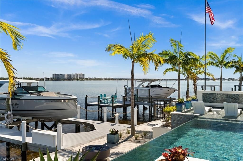 5661 Riverside Dr, Cape Coral, FL 33904 Photo