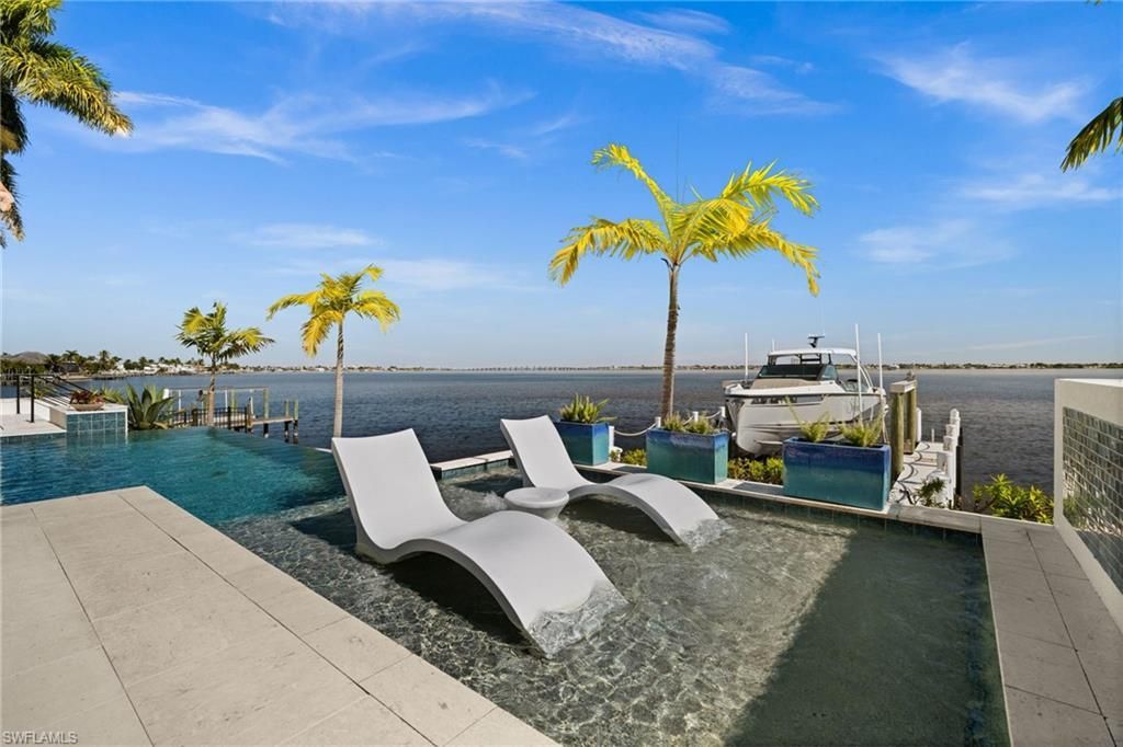 5661 Riverside Dr, Cape Coral, FL 33904 Photo