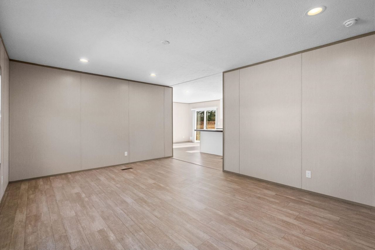 7136 Highway 366 Photo 11