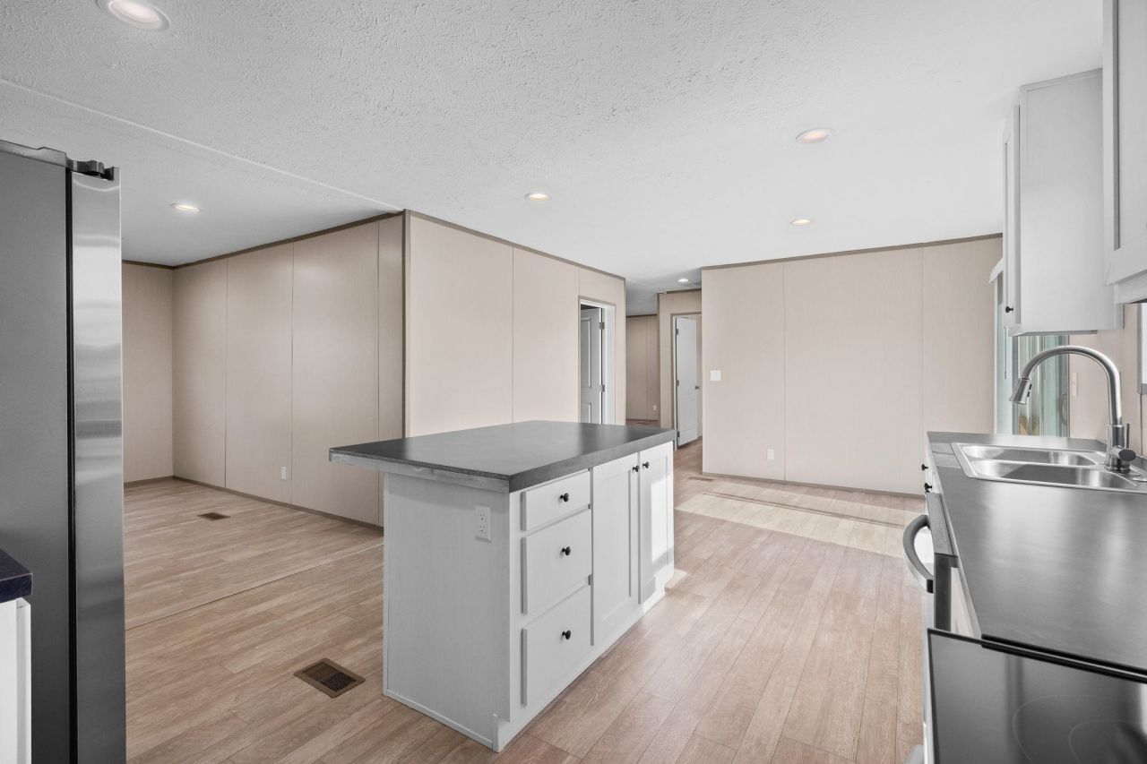 7136 Highway 366 Photo 9