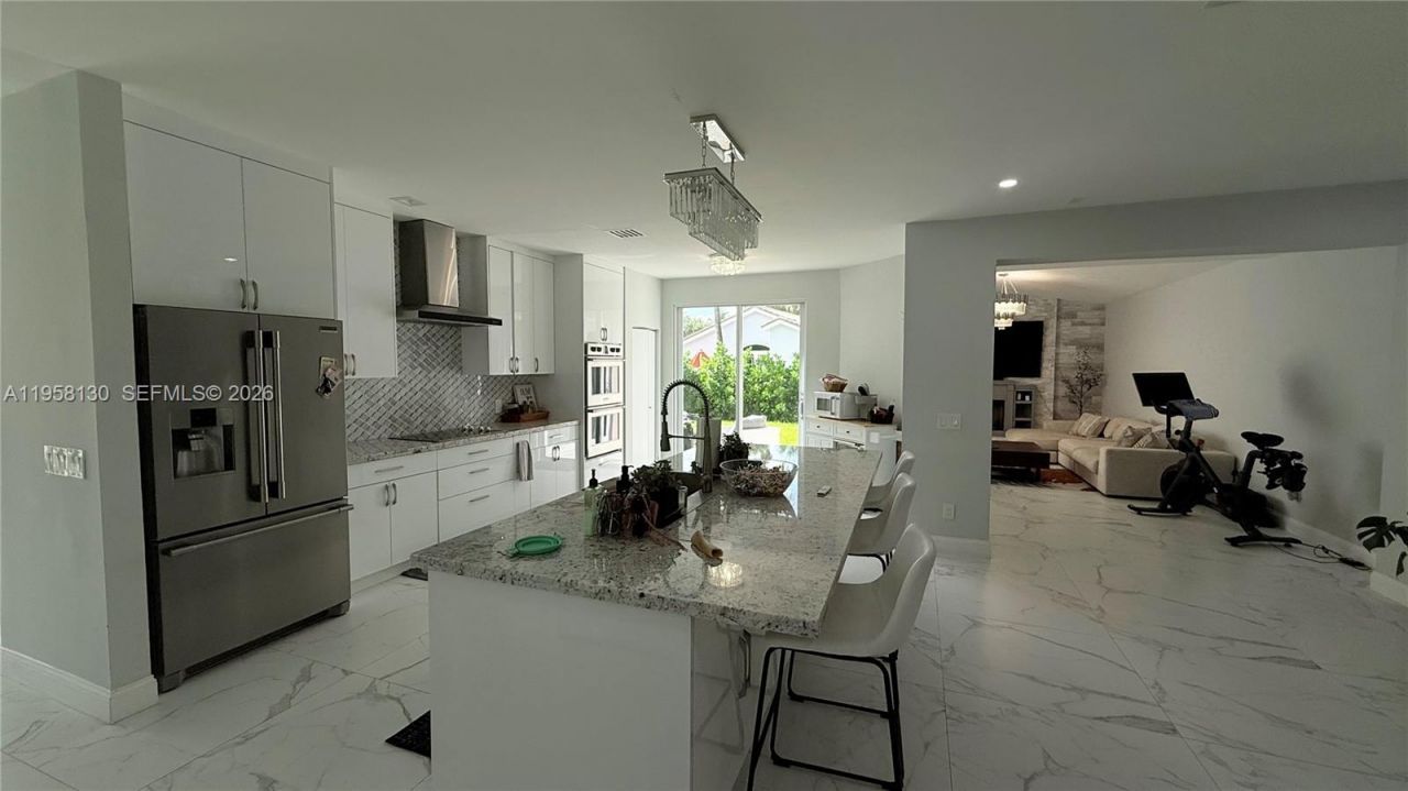 212 SW 179th Ave, Pembroke Pines, FL 33029 Photo