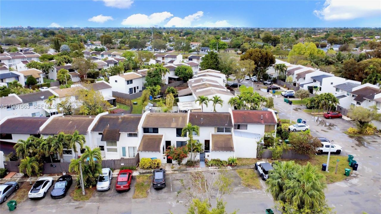 10921 SW 70th Ter, Unit 10921, Miami, FL 33173 Photo