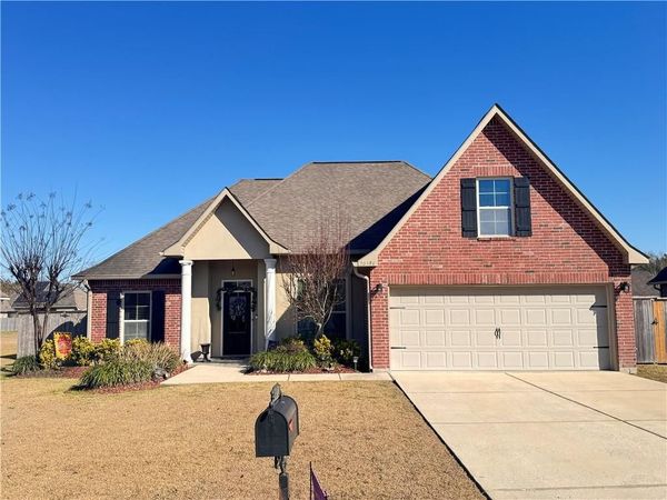 28476 LOIRET Court, Ponchatoula, LA 70454
