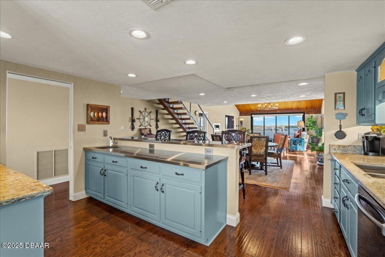 761 Marina Point Drive, Unit 7610, Daytona Beach, FL 32114 Photo