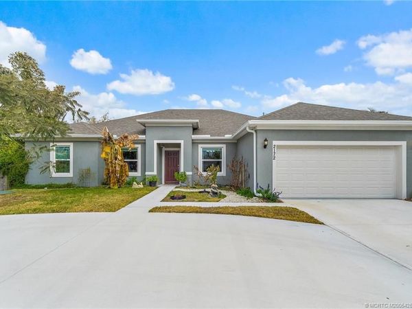 2172 SE South Buttonwood Drive, Port St Lucie, FL 34952