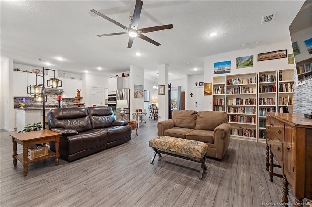 2172 SE South Buttonwood Drive, Port Saint Lucie, FL 34952 Photo