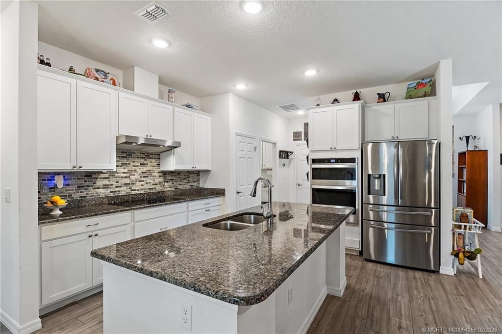 2172 SE South Buttonwood Drive, Port Saint Lucie, FL 34952 Photo