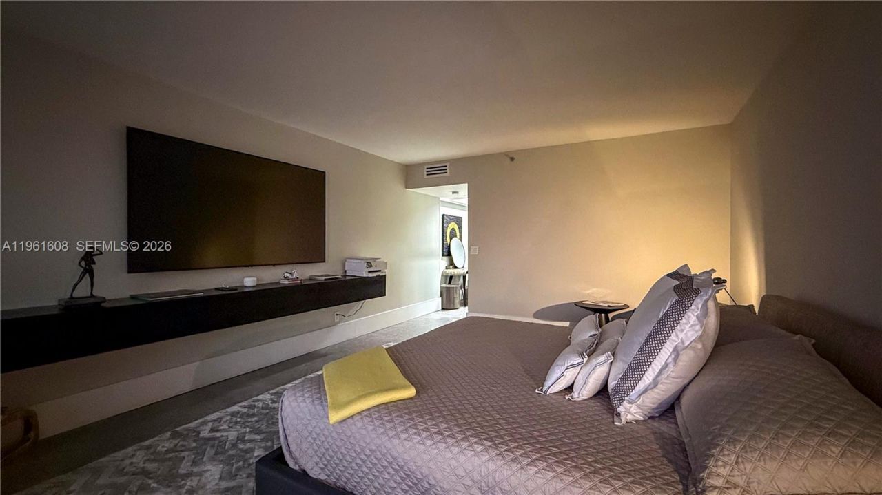 2000 Island Blvd , Unit 2404, Aventura, FL 33160 Photo