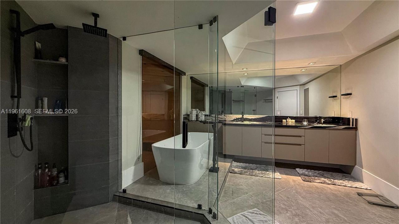 2000 Island Blvd , Unit 2404, Aventura, FL 33160 Photo