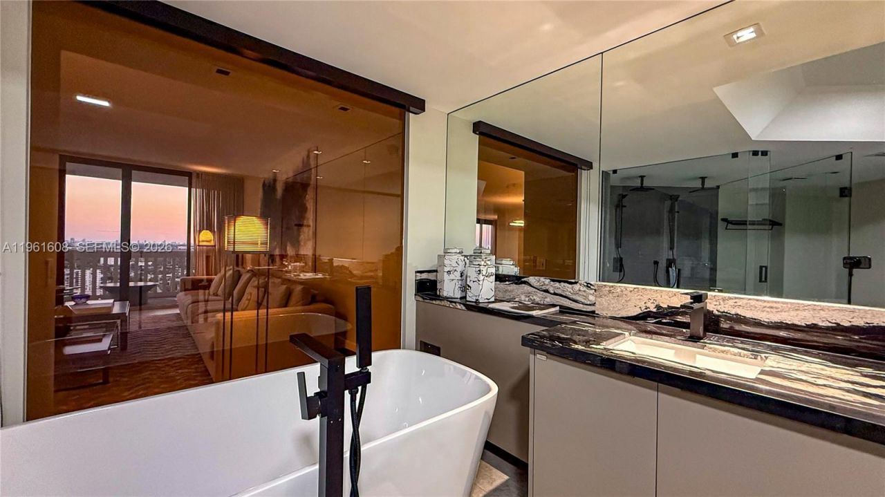 2000 Island Blvd , Unit 2404, Aventura, FL 33160 Photo