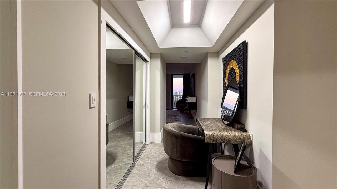 2000 Island Blvd , Unit 2404, Aventura, FL 33160 Photo