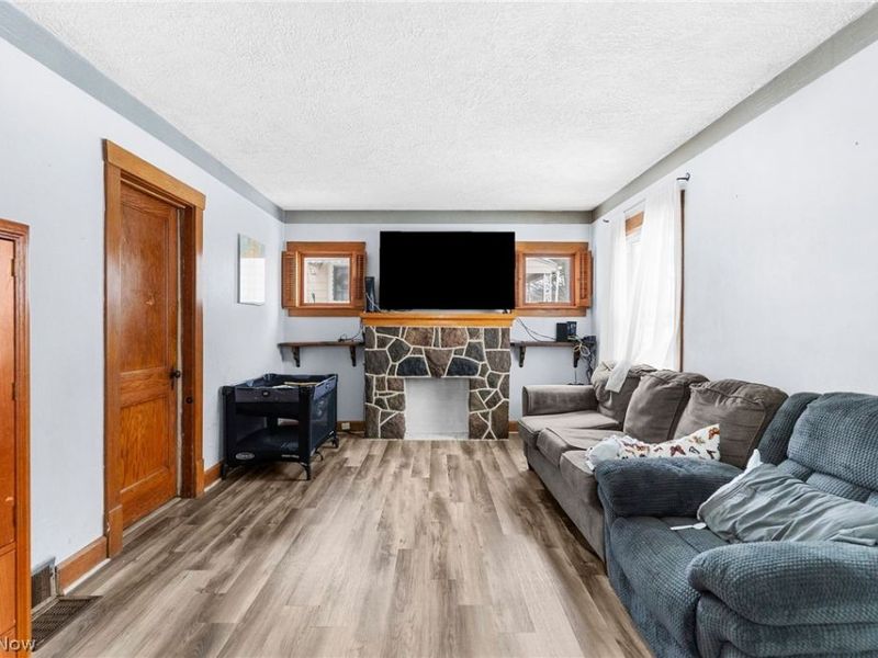 464 Elm Street, Struthers, OH 44471 Photo 9