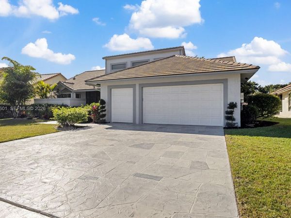 10122 Canoe Brook Circle, Boca Raton, FL 33498