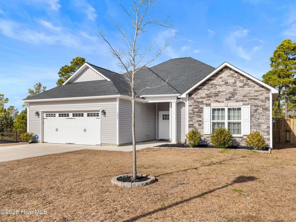 304 Catboat Way, Sneads Ferry, NC 28460