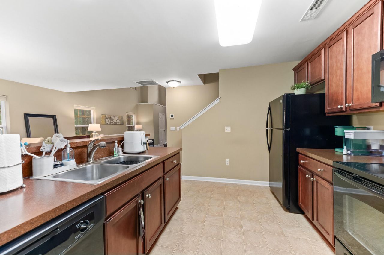 8877 Gable Street Photo 10