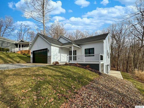 363 Highland Hills Circle, Howard, OH 43028