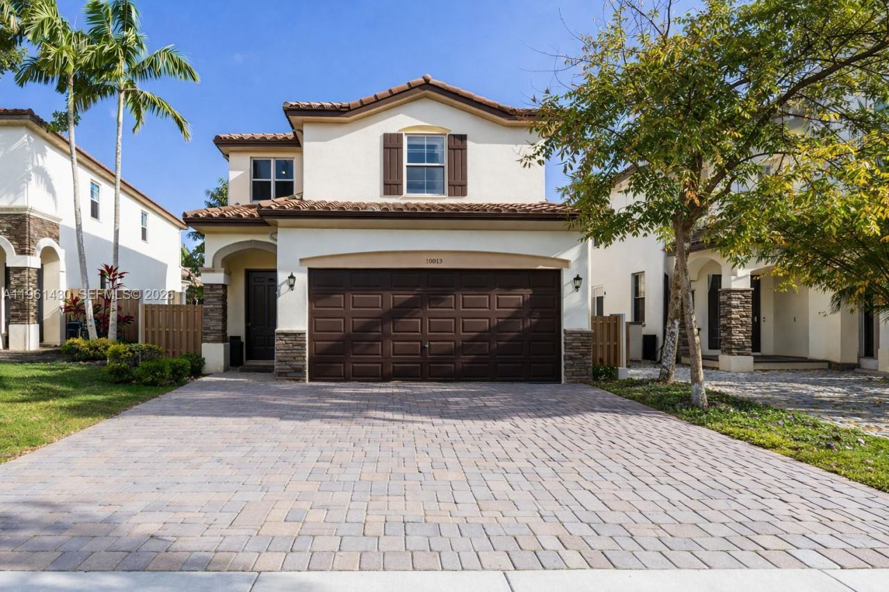 10013 NW 89th Ter, Doral, FL 33178 Main Photo