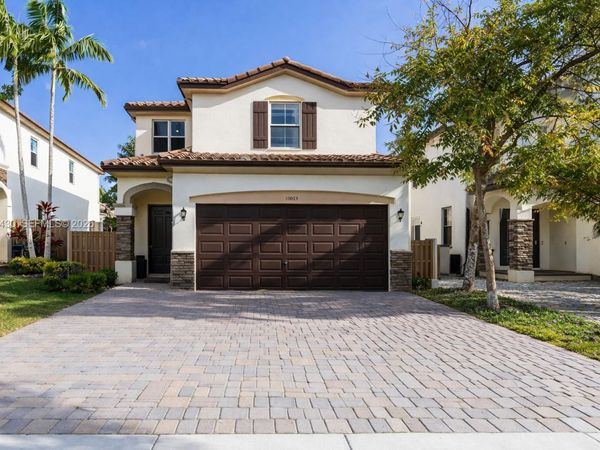 10013 NW 89th Ter, Doral, FL 33178