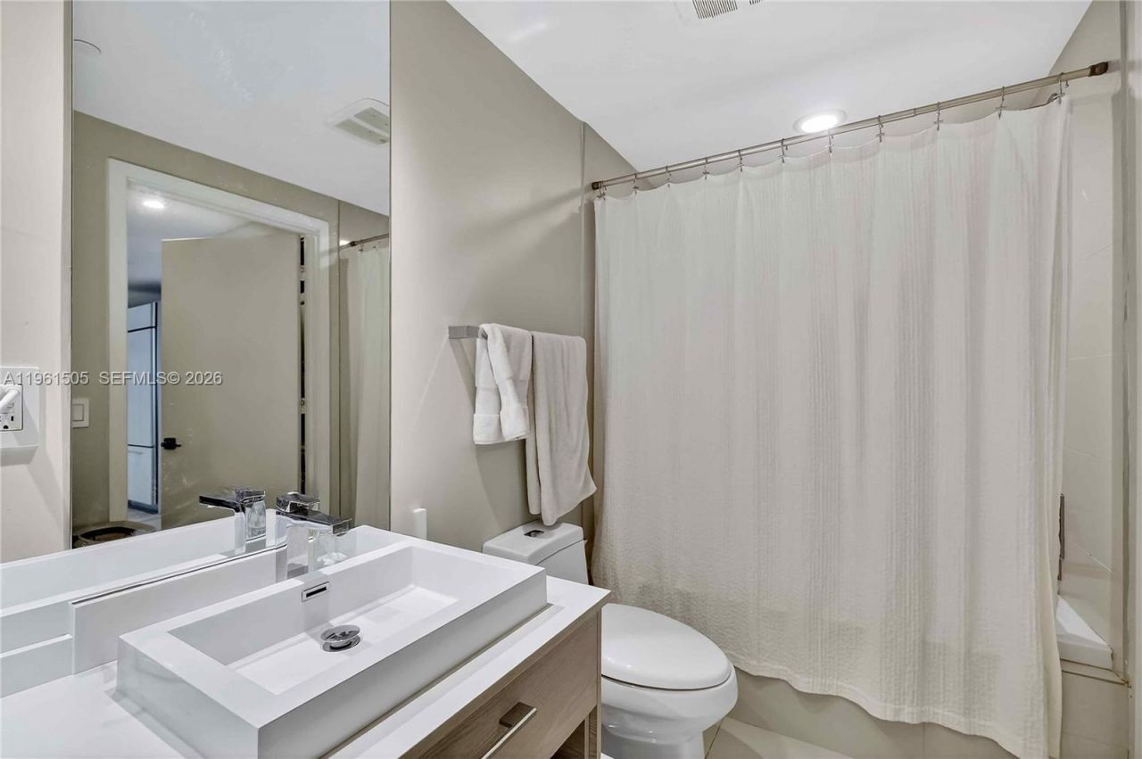 45 SW 9th St , Unit 3807, Miami, FL 33130 Photo