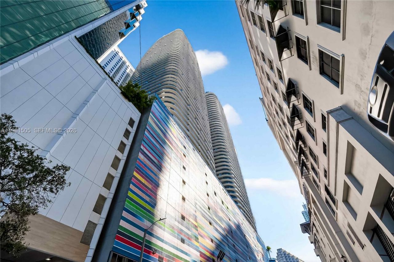 45 SW 9th St , Unit 3807, Miami, FL 33130 Photo