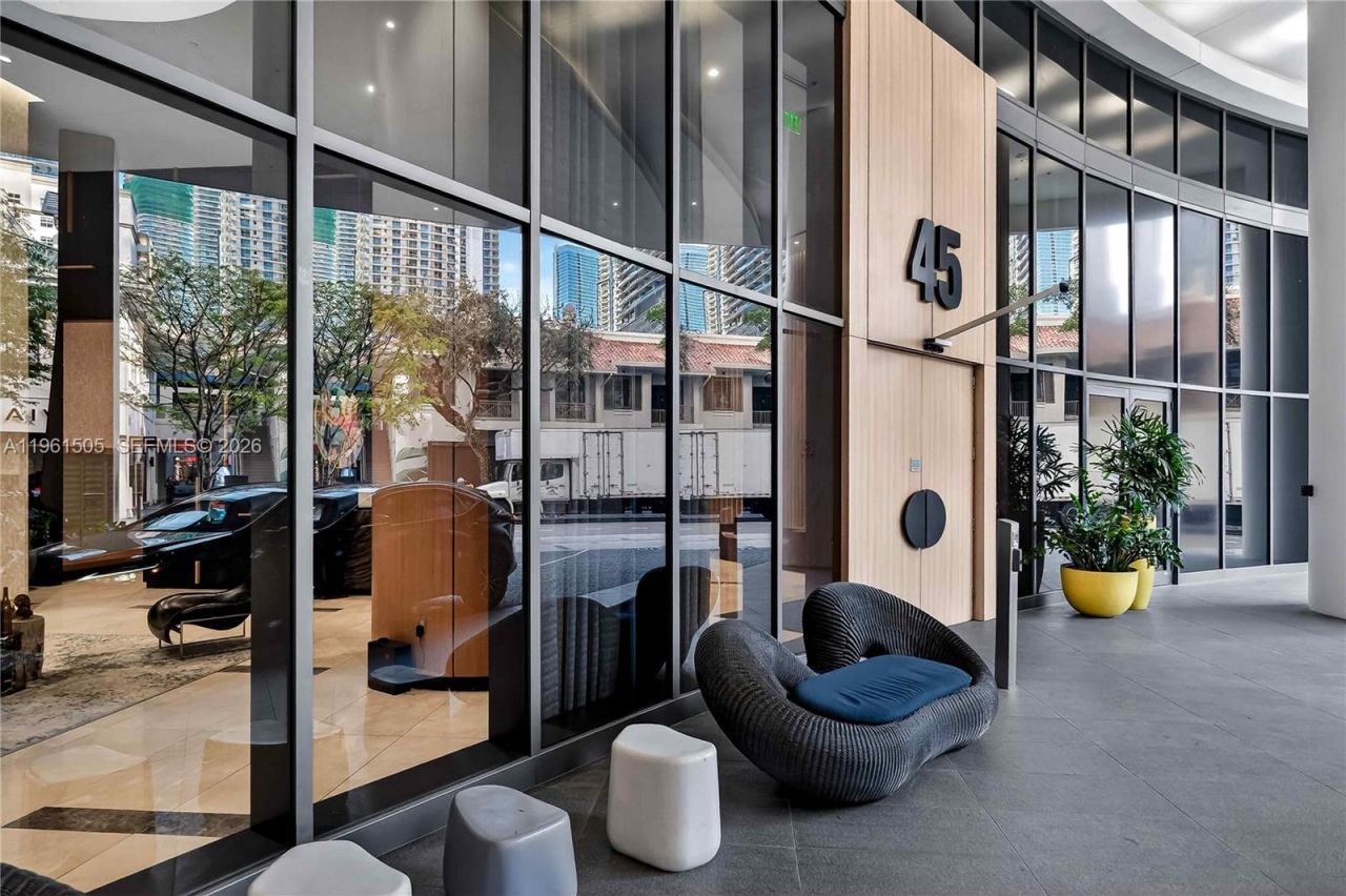 45 SW 9th St , Unit 3807, Miami, FL 33130 Photo