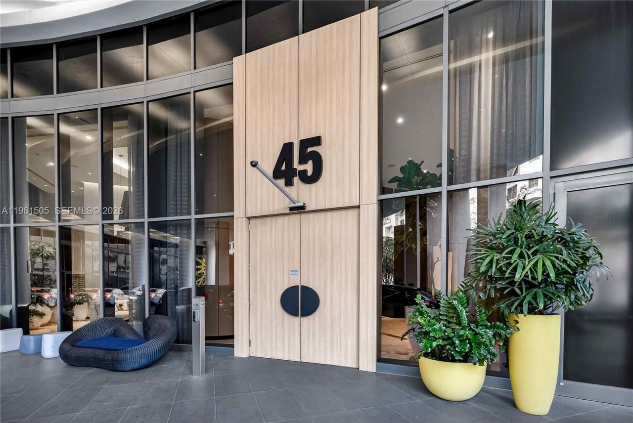 45 SW 9th St , Unit 3807, Miami, FL 33130 Photo