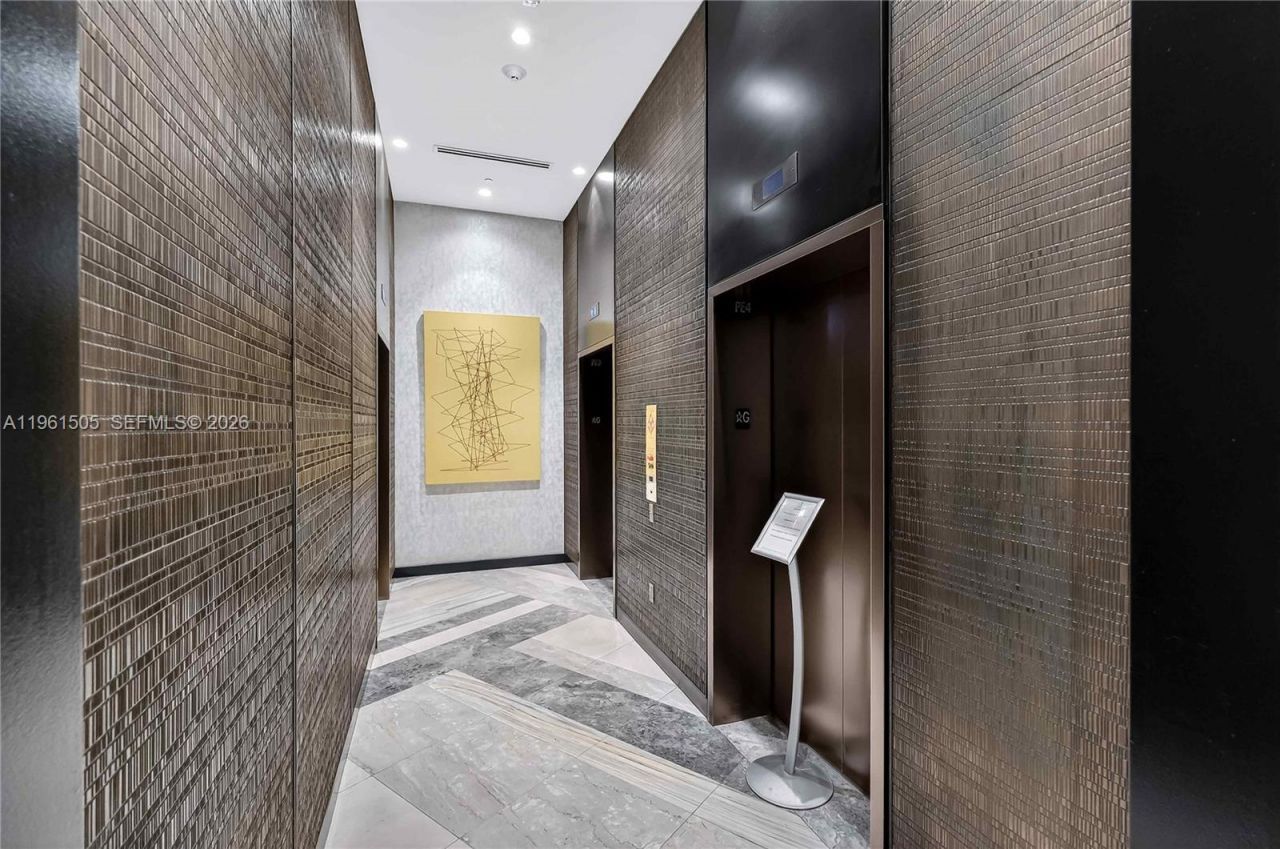 45 SW 9th St , Unit 3807, Miami, FL 33130 Photo