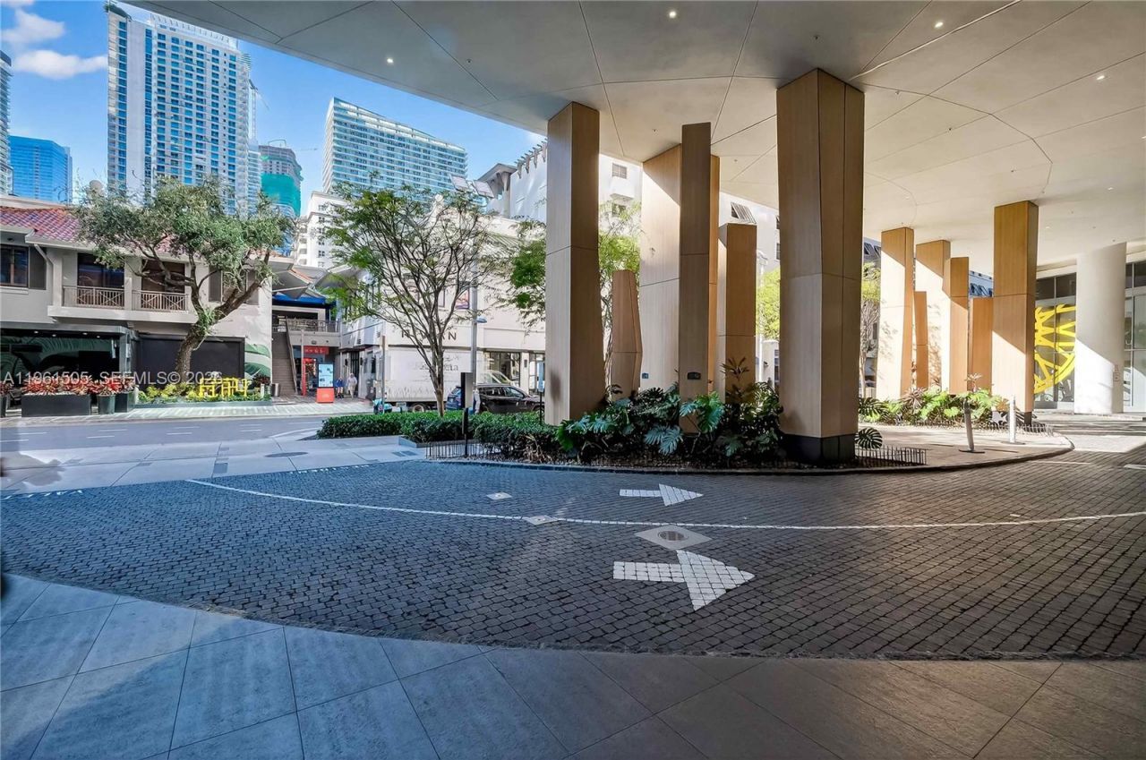 45 SW 9th St , Unit 3807, Miami, FL 33130 Photo