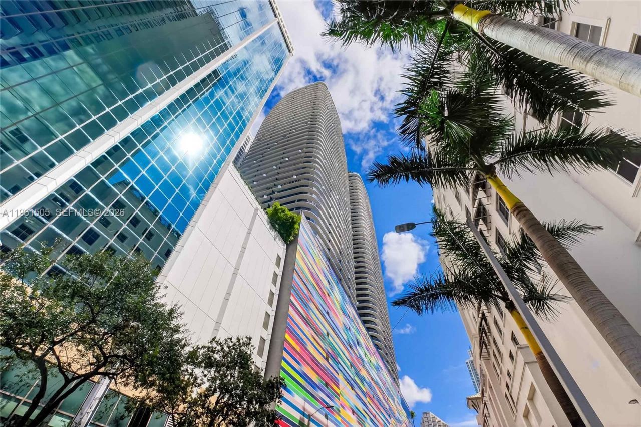 45 SW 9th St , Unit 3807, Miami, FL 33130 Photo